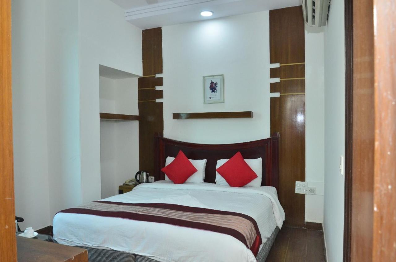 Ddr Hotel Residency Gurgaon Exterior photo