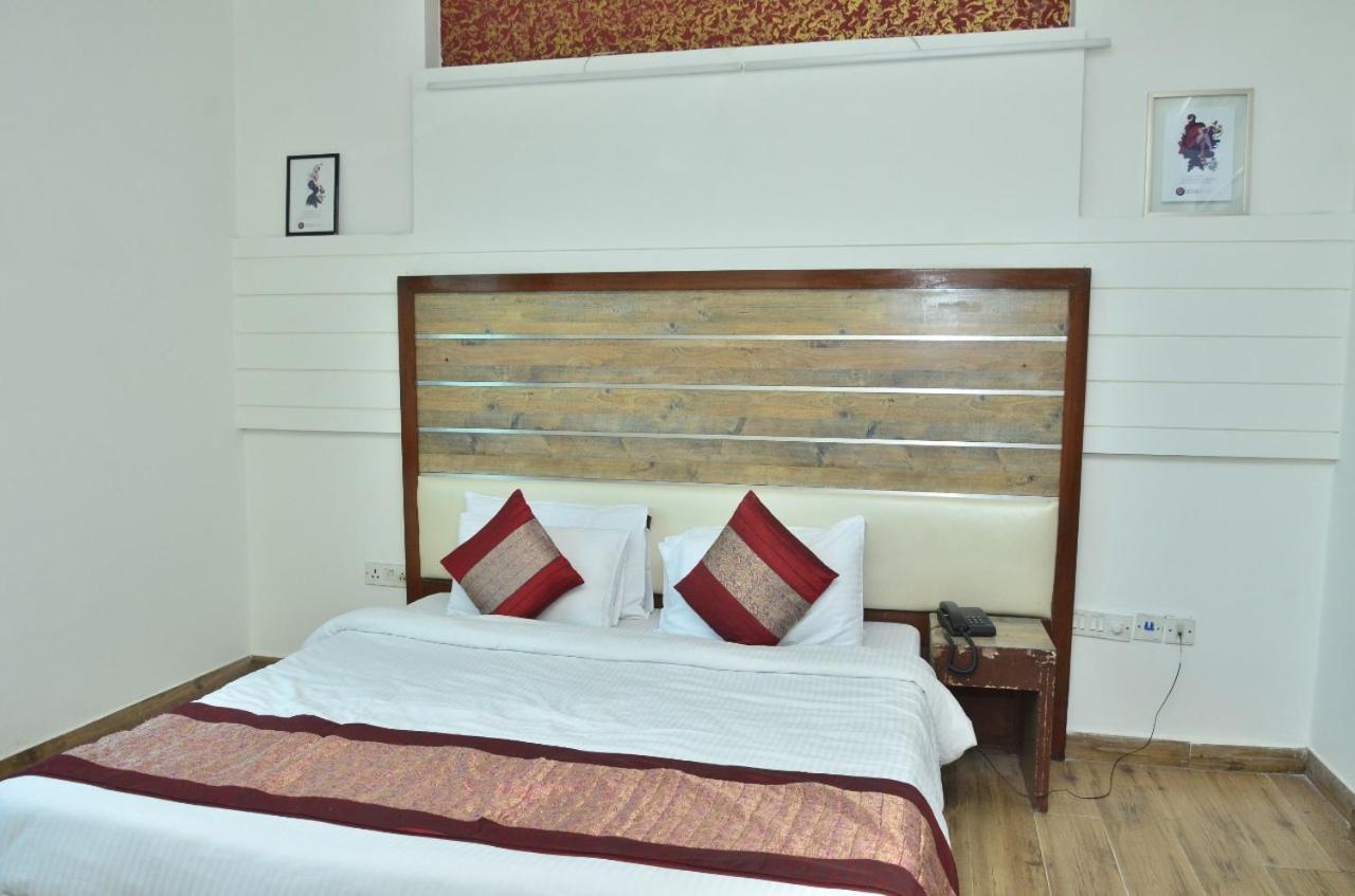 Ddr Hotel Residency Gurgaon Exterior photo