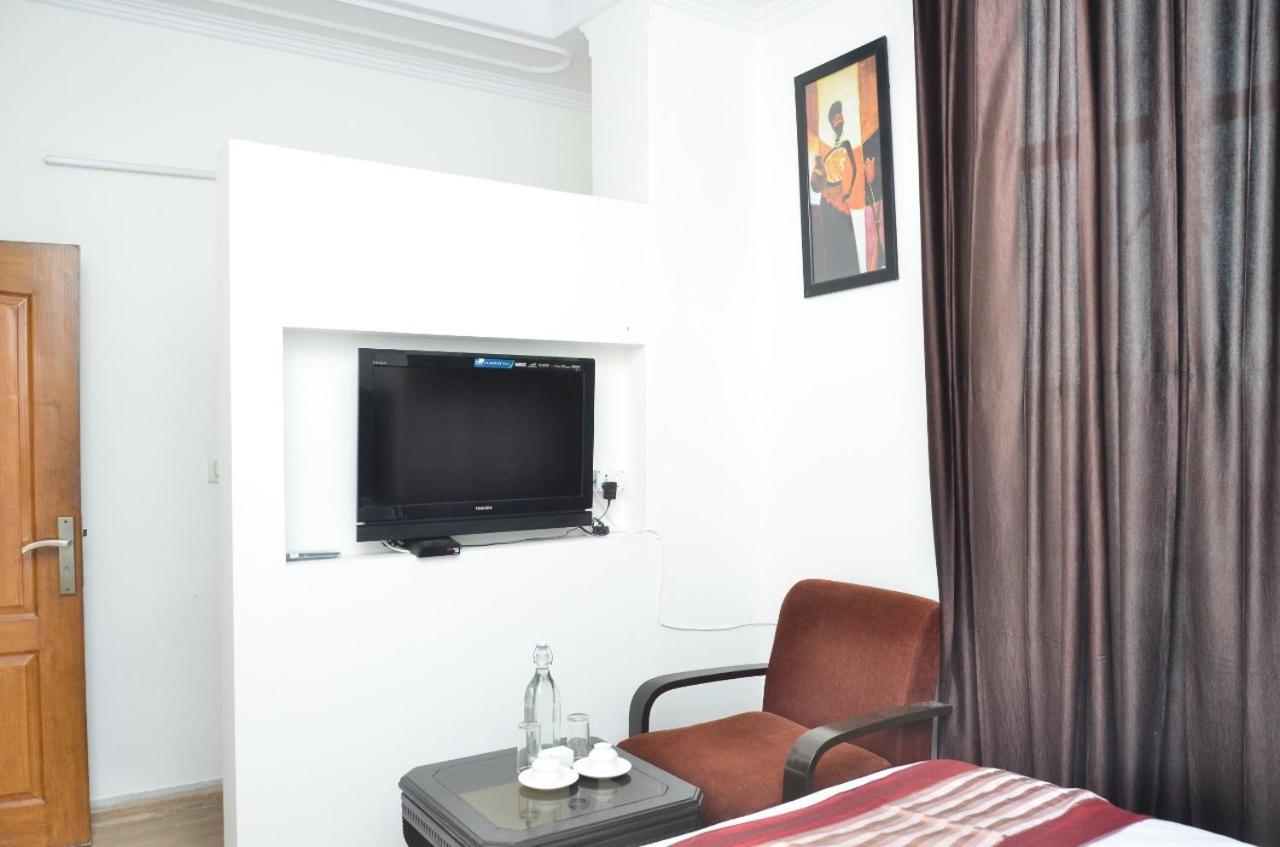 Ddr Hotel Residency Gurgaon Exterior photo